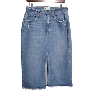 Universal Thread Denim Skirt Women's Size 8 Medium Wash Distressed Frayed Hem‎